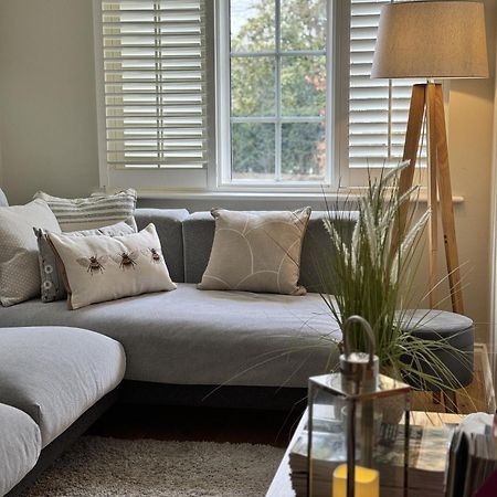 'Bramley Fall Cottage' ' On Site Ev Point - Attached Cottage,3 Separate Bedrooms -1 On Ground Level, Sleeps 6, 2 Bathrooms, Sandy Wittering Beach 8Min Drive, Rural Location, Child Friendly, Small Breed Dog Friendly, Private Parking 치체스터 외부 사진
