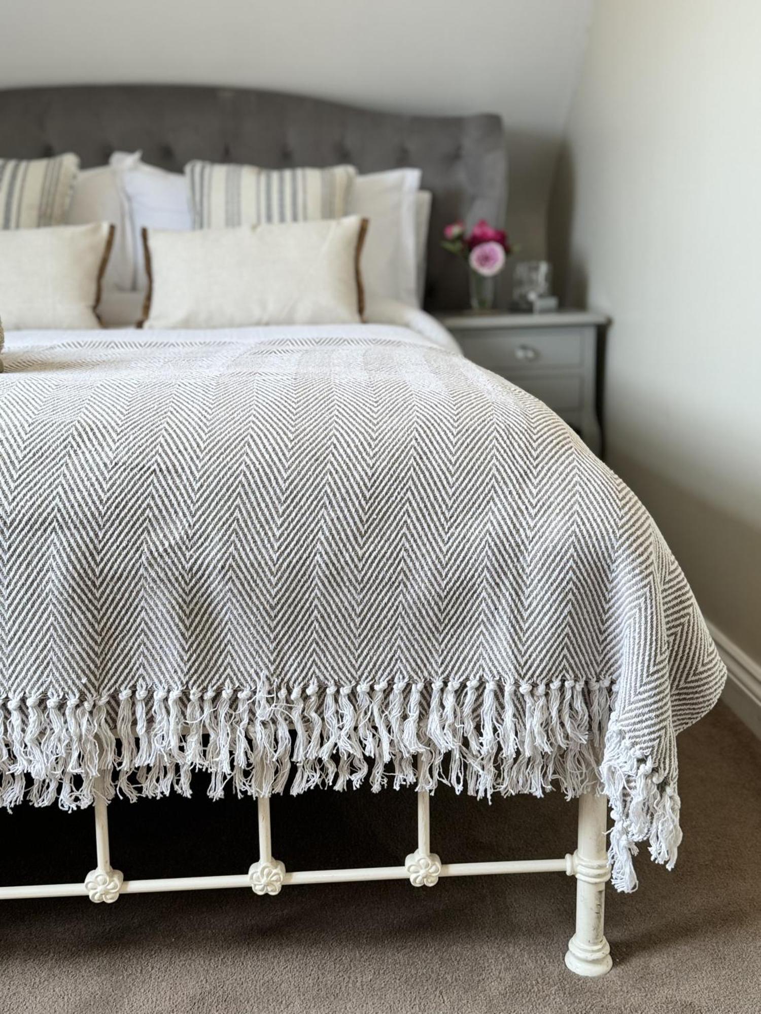 'Bramley Fall Cottage' ' On Site Ev Point - Attached Cottage,3 Separate Bedrooms -1 On Ground Level, Sleeps 6, 2 Bathrooms, Sandy Wittering Beach 8Min Drive, Rural Location, Child Friendly, Small Breed Dog Friendly, Private Parking 치체스터 외부 사진