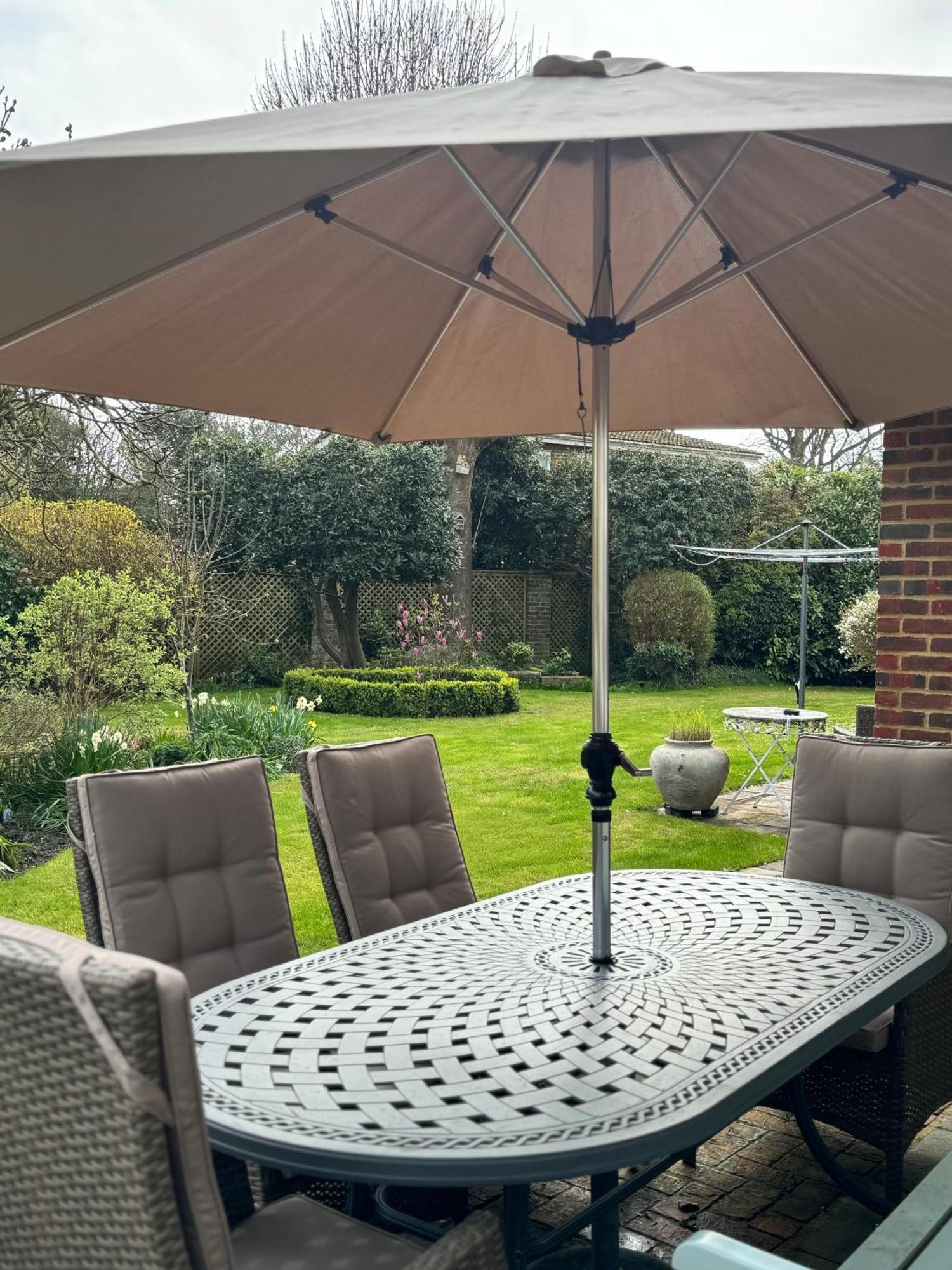 'Bramley Fall Cottage' ' On Site Ev Point - Attached Cottage,3 Separate Bedrooms -1 On Ground Level, Sleeps 6, 2 Bathrooms, Sandy Wittering Beach 8Min Drive, Rural Location, Child Friendly, Small Breed Dog Friendly, Private Parking 치체스터 외부 사진